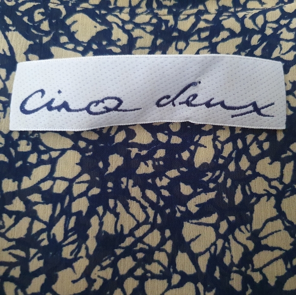 Vintage Cinq Deux Beige & Navy Two Piece V-Neck Blouse & Pleated Skirt - Picture 4 of 12